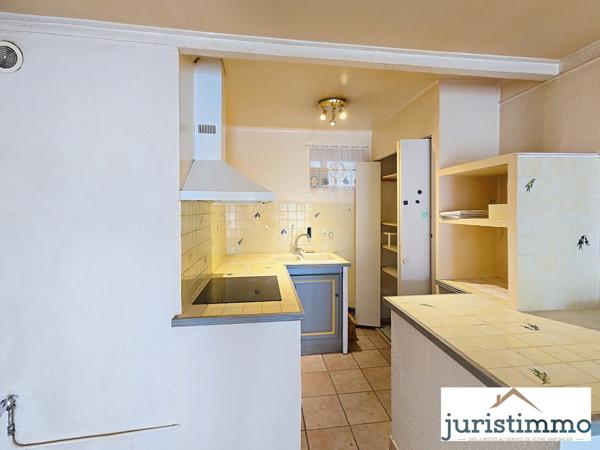 Orange (84100) Immeuble composé de deux logements au coeur de ville d'Orange