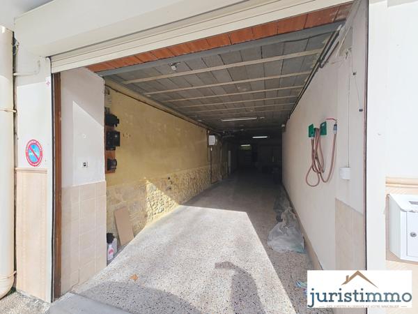 Orange (84100) Immeuble composé de deux logements au coeur de ville d'Orange