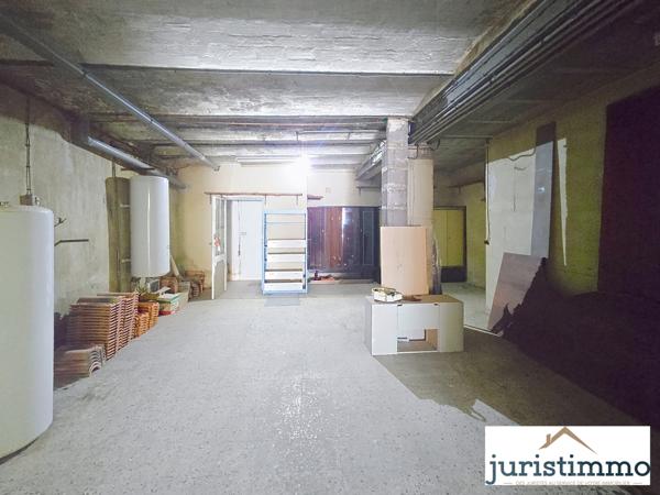 Orange (84100) Immeuble composé de deux logements au coeur de ville d'Orange