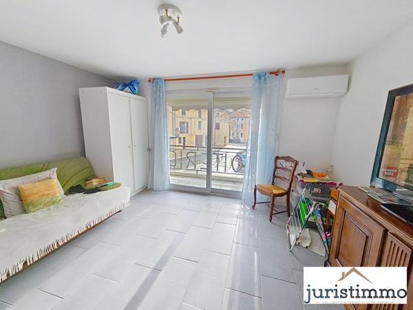 Orange (84100) Immeuble composé de deux logements au coeur de ville d'Orange