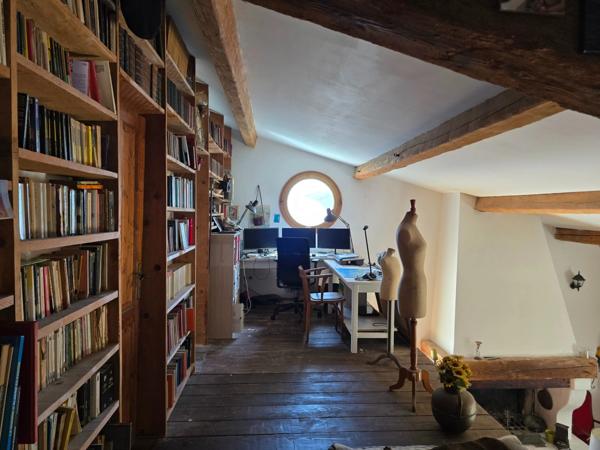 GRUISSAN – Plages à proximité, maison de caractère 195 m² avec dépendance et piscine