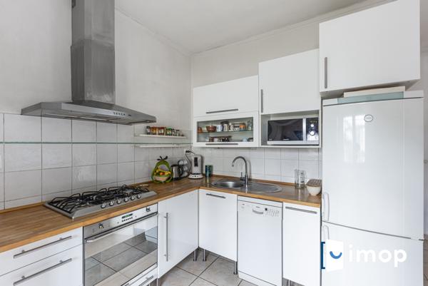 A 10mn du RERA LA VARENNE. Potentiel important. En bon état.