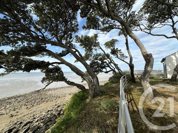 Maison à vendre  8 pièces - 225,70 m2 FOURAS - 17