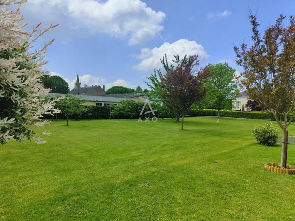 TERRAIN CONSTRUCTIBLE DE 1.070 m² ENTRE SABLE ET TIERCE