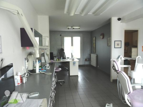 NEUILLY SAINT FRONT - Maison d'habitation de 143 m² avec terrain et garage.