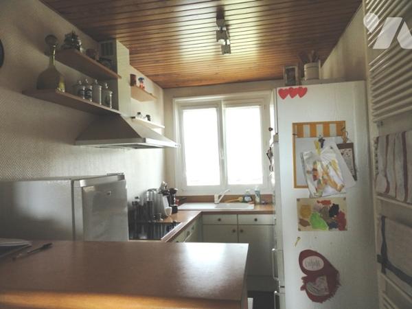 NEUILLY SAINT FRONT - Maison d'habitation de 143 m² avec terrain et garage.