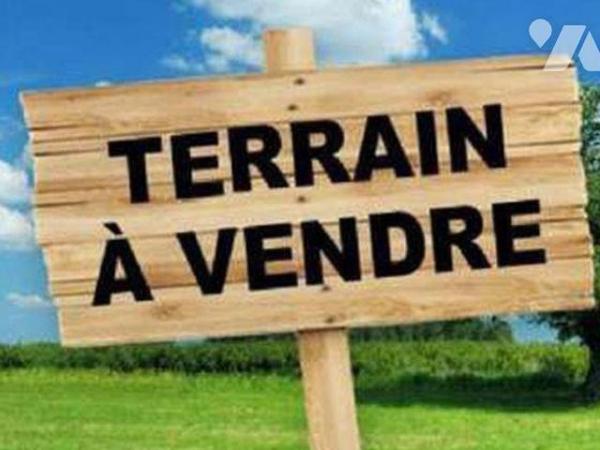 Terrain à bâtir de 656m2 en centre bourg 