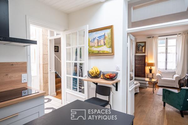 Maison bourgeoise et sa dépendance de charme subtilement rénovées