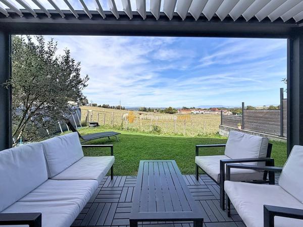 Vente                                                      Maison de village
                        
                     5 pièces                      100 m2                     à Bourgoin-Jallieu