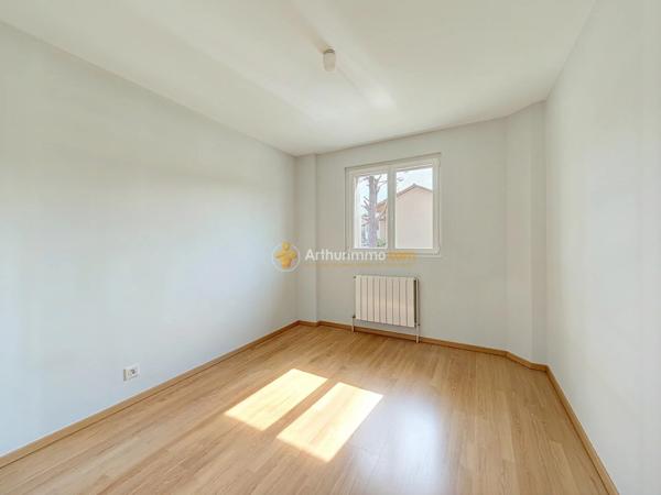 Vente                                                      Maison de village
                        
                     5 pièces                      100 m2                     à Bourgoin-Jallieu