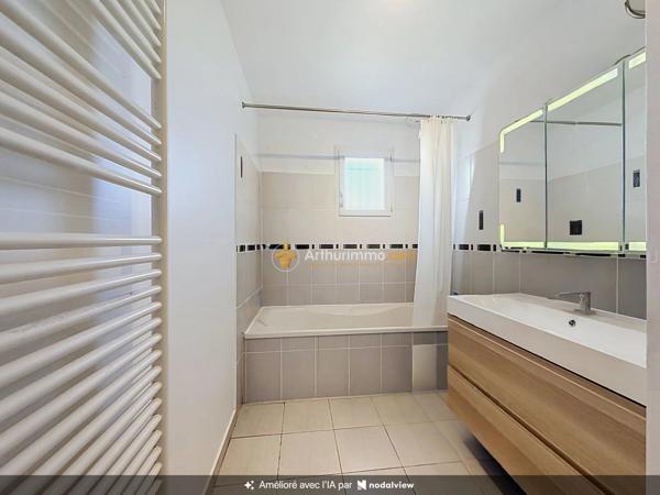 Vente                                                      Maison de village
                        
                     5 pièces                      100 m2                     à Bourgoin-Jallieu