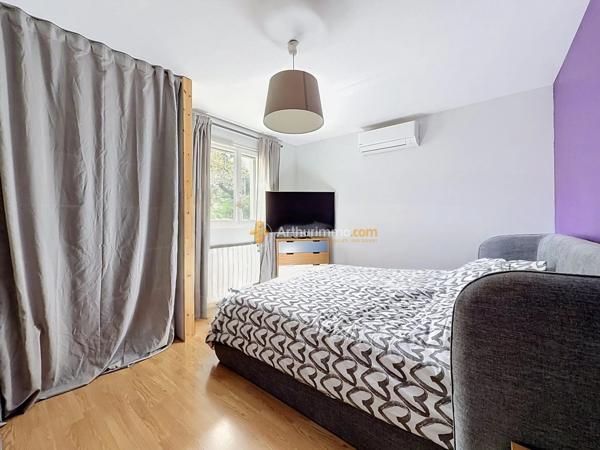 Vente                                                      Maison de village
                        
                     5 pièces                      100 m2                     à Bourgoin-Jallieu