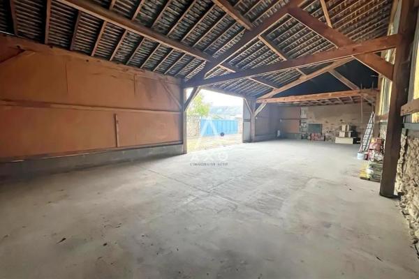 Maison de ville spacieuse et fonctionnelle avec un fort potentiel