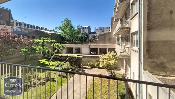Local professionnel à vendre 117m² Lille (59800)