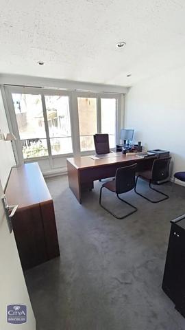 Local professionnel à vendre 117m² Lille (59800)