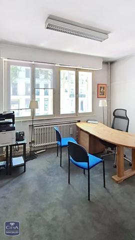 Local professionnel à vendre 117m² Lille (59800)