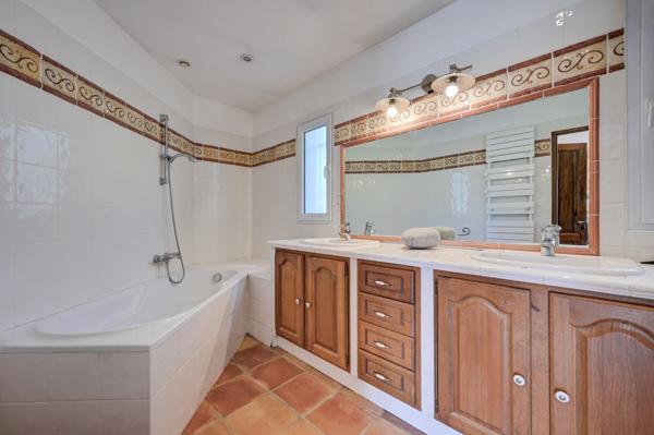 Vente Maison de luxe Aix-en-Provence 5 Pièces 240 m²