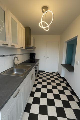 Maison semi individuelle 3 chambres, garage et jardin