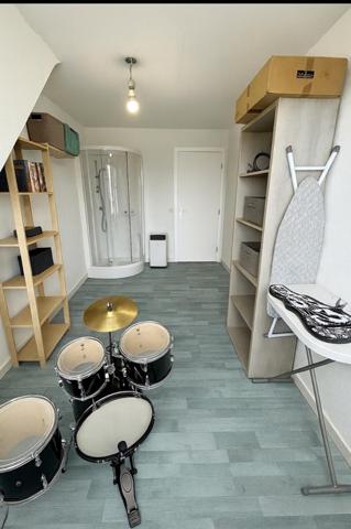 Maison semi individuelle 3 chambres, garage et jardin