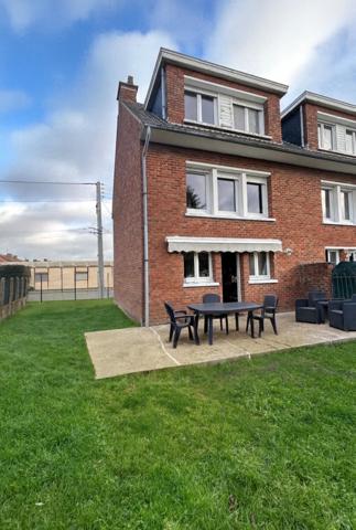 Maison semi individuelle 3 chambres, garage et jardin