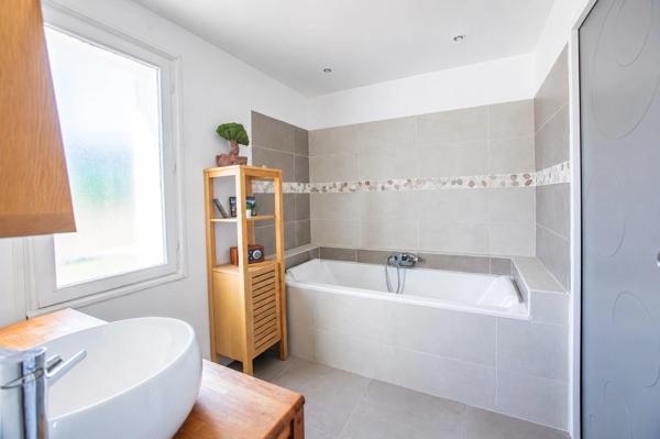 À vendre Maison T4 116m² avec terrasse et piscine aux PENNES MIRABEAU - Les Cadeneaux/Les Bouroumettes