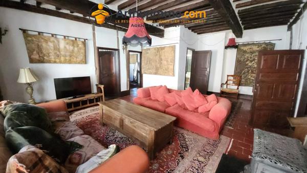 Vente                                                      Maison
                        
                     9 pièces                      205 m2                     à Mirepoix