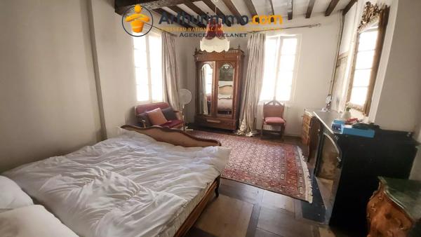 Vente                                                      Maison
                        
                     9 pièces                      205 m2                     à Mirepoix