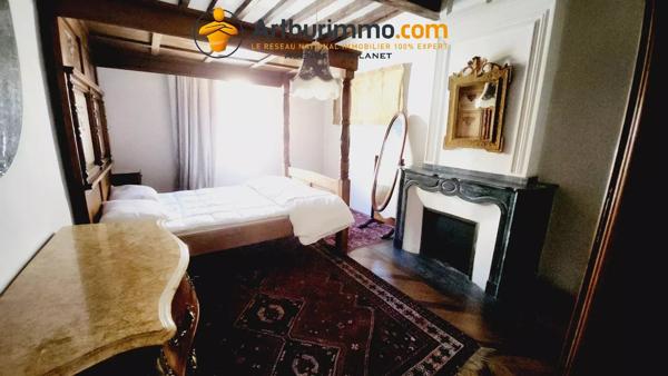 Vente                                                      Maison
                        
                     9 pièces                      205 m2                     à Mirepoix