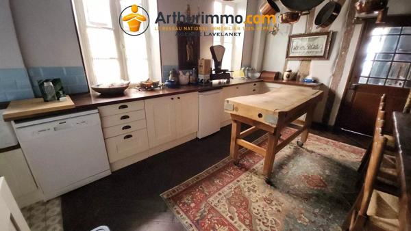 Vente                                                      Maison
                        
                     9 pièces                      205 m2                     à Mirepoix