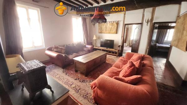 Vente                                                      Maison
                        
                     9 pièces                      205 m2                     à Mirepoix