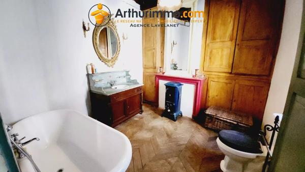 Vente                                                      Maison
                        
                     9 pièces                      205 m2                     à Mirepoix