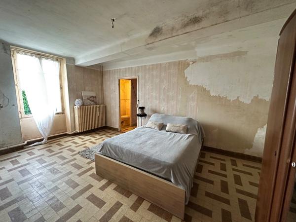 🏡 À Mayet : Maison de village de 101 m² – Terrain