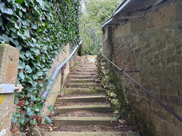 🏡 À Mayet : Maison de village de 101 m² – Terrain