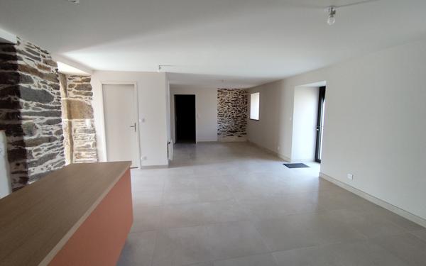 Maison à louer    5 pièces • 111,30 m2 Saint-Thégonnec