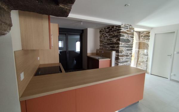 Maison à louer    5 pièces • 111,30 m2 Saint-Thégonnec