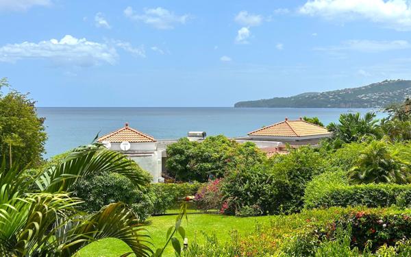 Appartement à louer    5 pièces • 155,91 m2 Schoelcher