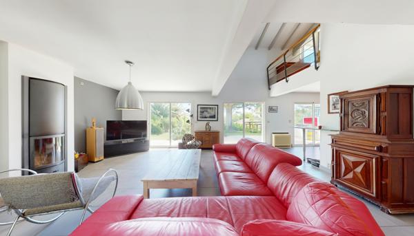 MENDIRA - Maison d'architecte à Arbonne avec vue montagnes