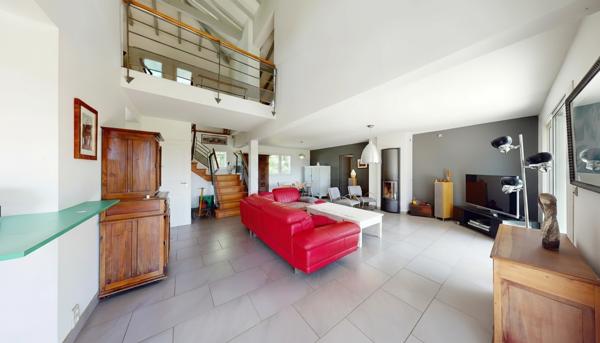 MENDIRA - Maison d'architecte à Arbonne avec vue montagnes