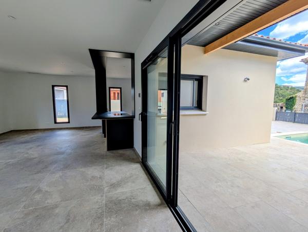 Villa contemporaine 110m2, 3 Chambres avec piscine