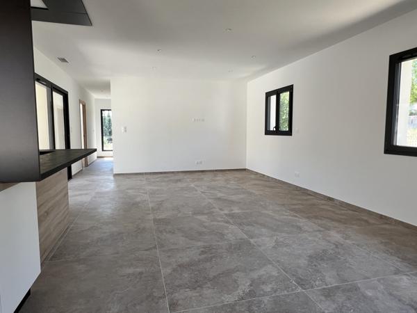 Villa contemporaine 110m2, 3 Chambres avec piscine