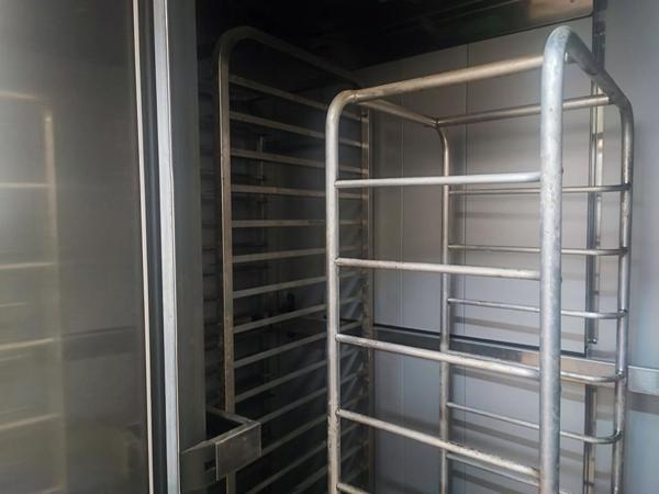 CENTRE VILLE BRASSAC - IMMEUBLE MIXTE APPARTEMENT T6  + FDC de BOULANGERIE