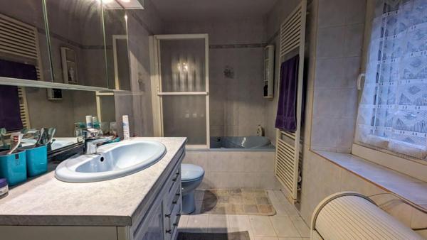 CENTRE VILLE BRASSAC - IMMEUBLE MIXTE APPARTEMENT T6  + FDC de BOULANGERIE