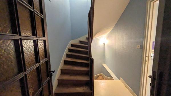 CENTRE VILLE BRASSAC - IMMEUBLE MIXTE APPARTEMENT T6  + FDC de BOULANGERIE