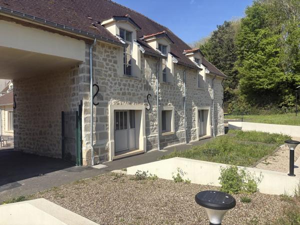 Vente                                                      Local commercial
                        
                     3 pièces                      67 m2                     à Belle-Église