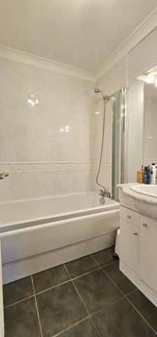 Maison de 170 m² avec piscine sur un magnifique terrain arboré de 5000 m² avec une vue panoramique sur la vallée.