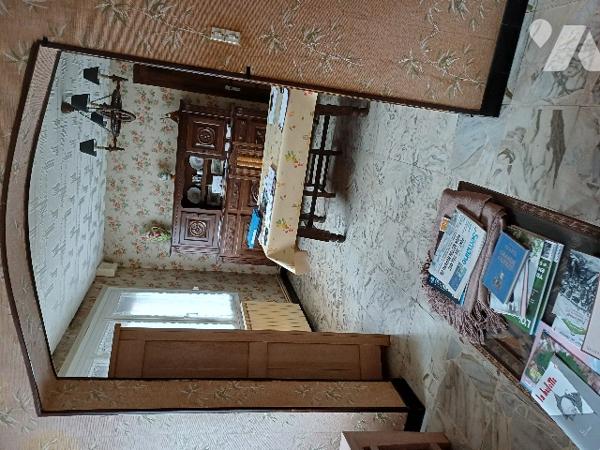 A CAMIERS, une maison d'habitation avec garage et terrain.