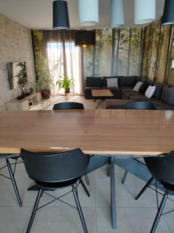 **A 15 minutes de Bergerac ? Maison avec belle vue degagee et piscine**