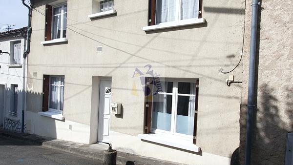 Location maison de ville Angouleme (16000), 74.00m² avec 3 pièce(s) dont 2 chambre(s). Agence Allard Brimeaud