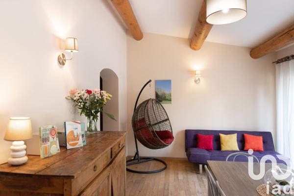 Maison traditionnelle 11 pièces de 322 m² à Saint-Cannat (13760)