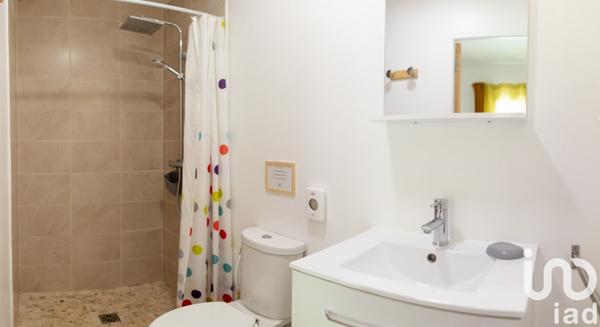 Maison traditionnelle 11 pièces de 322 m² à Saint-Cannat (13760)